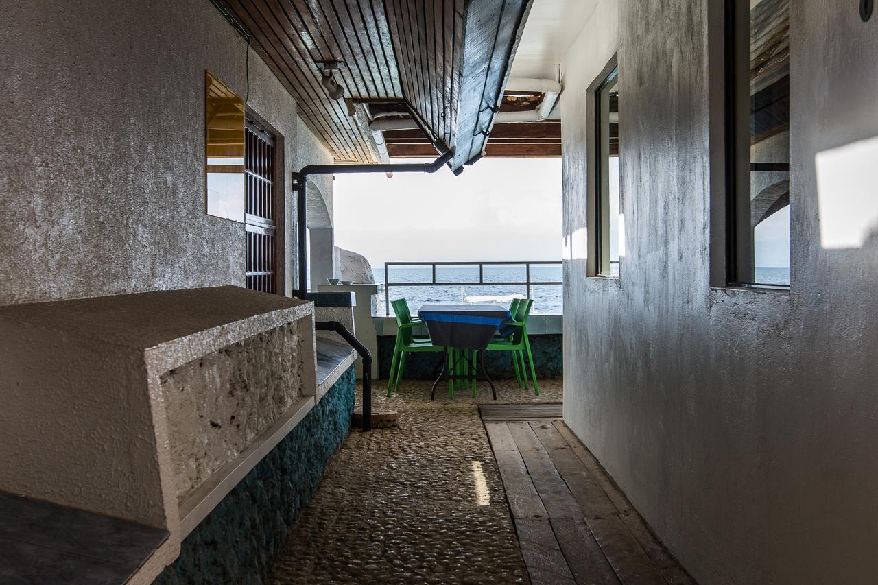 Moalboal Shaka Traveler'S Place (Adults Only) Extérieur photo