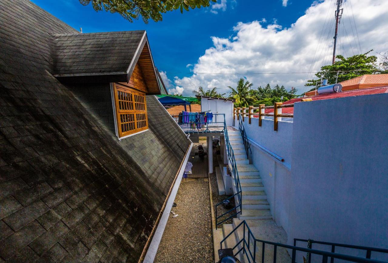 Moalboal Shaka Traveler'S Place (Adults Only) Extérieur photo